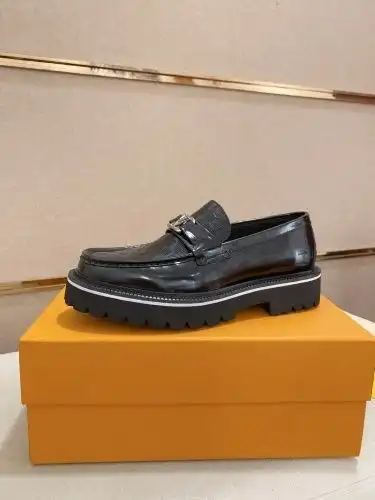 LV* Men's Code: 0718C20 Size: 38-44 (45 customized without return)