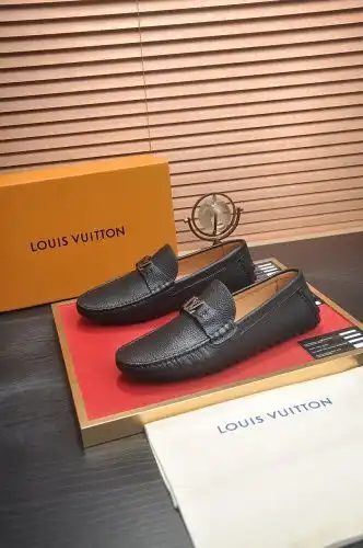LV* Men's Code: 0825B40 Size: 38-44