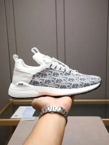 Dior* Men's Code: 09B50 Size: 38-44 (45 customized products without return)