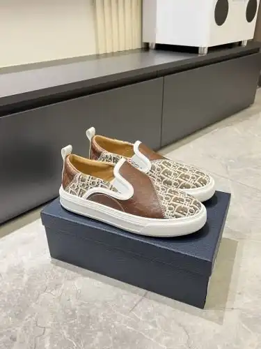 Dior* Men's Model Code: 0815B40 Size: 39-44 (45 46 Customized)