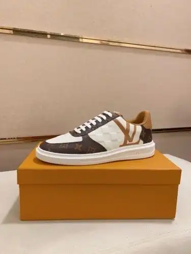 LV* Men's Code: 08B50 Size: 38-44