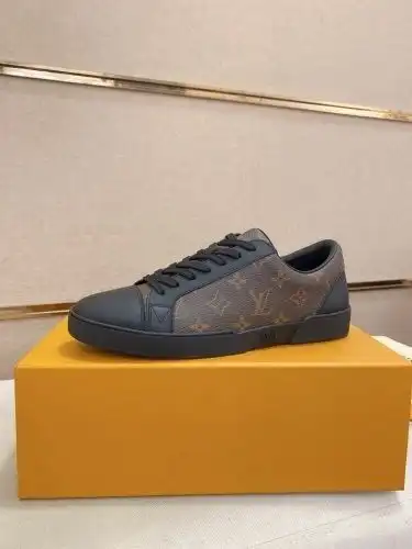 LV* Men's Code: 0911B Size: 38-44 (45 customized)