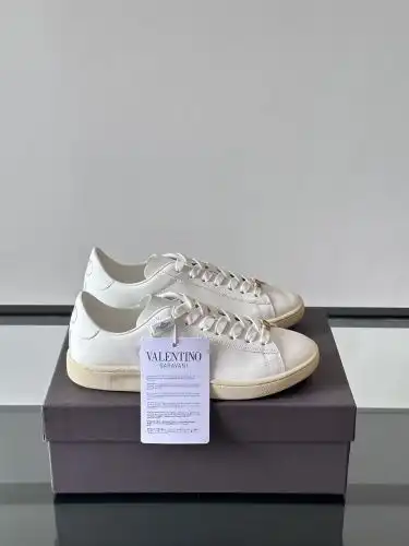 Valentino* Men's Code: 0712B60 Size: 38-44 (45 Custom made without return)