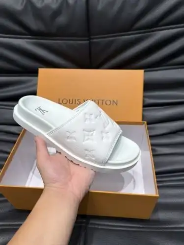 LV* Men's Code: 0521A90 Size: 38-44
