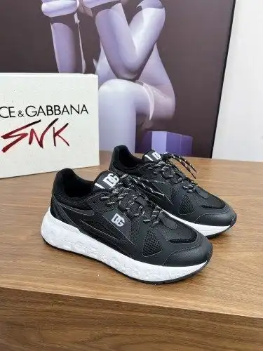 DG* Couple model Code: 0819C50 Size: Female 36-41 Male 38-45