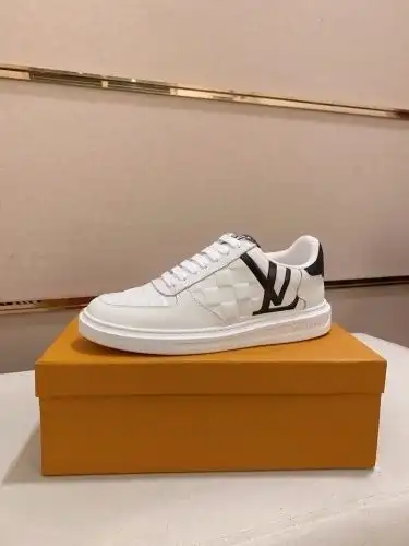 LV* Men's Code: 08B50 Size: 38-44