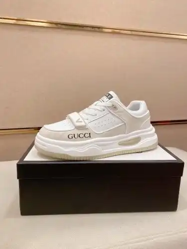 Guchi* Men's Code: 0911B60 Size: 38-44