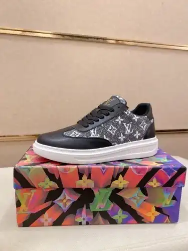 LV* Men's Model Code: 0911C00 Size: 38-44