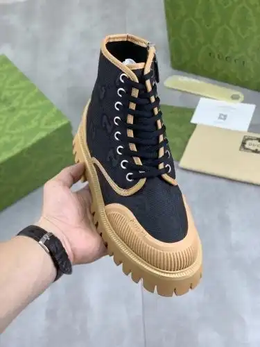 Guchi* Couple model Code: 0909B90 Size: 36-46 (45 46 customized)