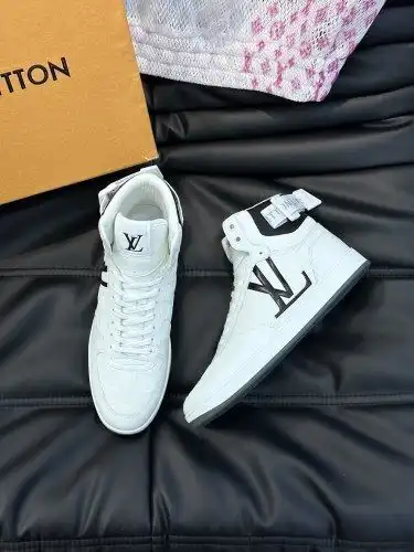 LV* Men's Model Code: 0902B60 Size: 38-44 (45 customized)