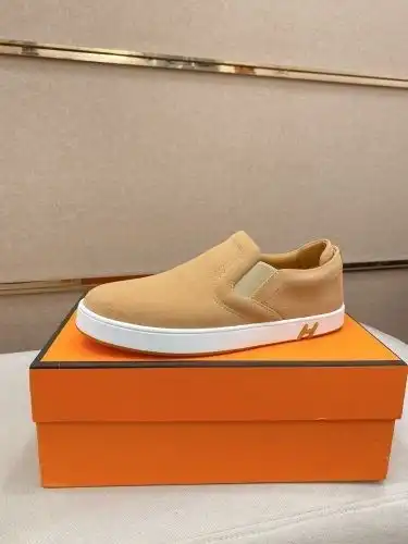 Hermes* Men's Code: 05B60 Size: 38-44 (45 customized products without return)