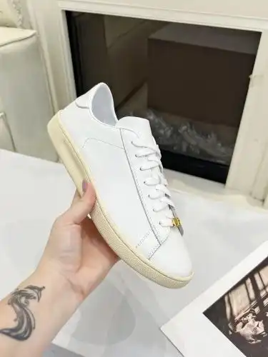 Valentino* Couple model Code: 0819C00 Size: Female 35-40 Male 38-45