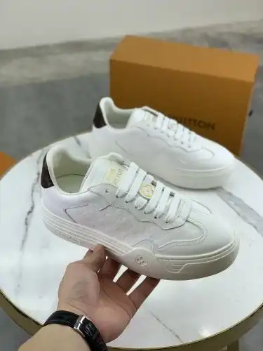 LV* Couple model Code: 0727D00 Size: Female 35-39 Male 39-44 (Female 40 Male 45 Customized)