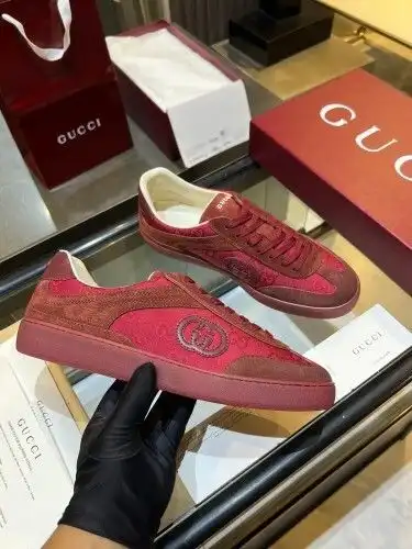 Guchi* Couple Model Code: 0819C20 Size: 35-44