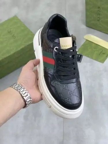 Guchi* Men's Code: 0909B40 Size: 38-44
