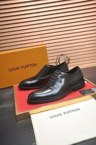 LV* Men's Coding: 0812B90 Size: 38-44 (45 customized)
