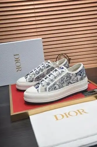 Dior* Couple model Code: 0903C00 Size: (women's size 35-40 size) (men's size 38-44 size)