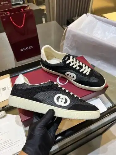 Guchi* Couple Model Code: 0819C20 Size: 35-44