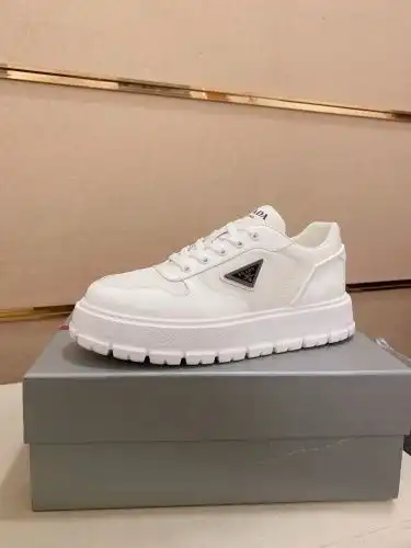 Prada* Men's Model Code: 0911C30 Size: 38-44