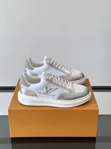 LV* Men's Code: 0815B40 Size: 38-44