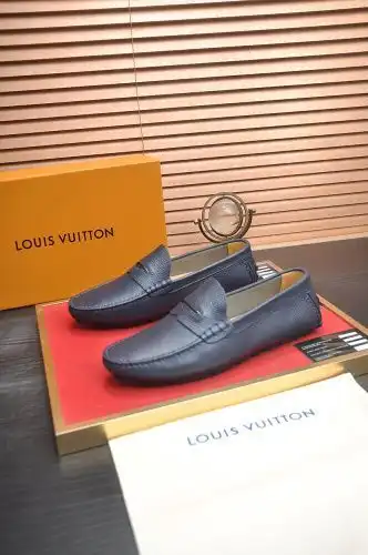 LV* Men's Model Code: 0812B40 Size: 38-44