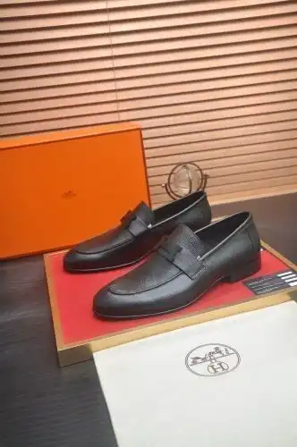 Hermes* Men's Model Code: 0812C00 Size: 39-44