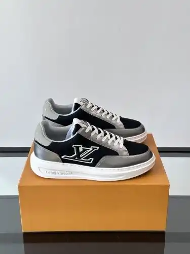 LV* Men's Code: 0815B40 Size: 38-44