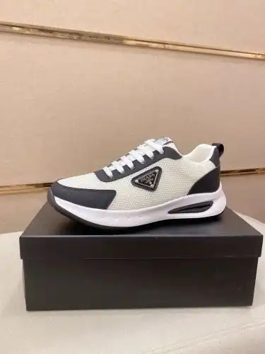 Prada* Men's Model Code: 0718B50 Size: 38-44