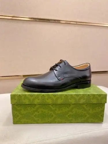 Guchi* Men's Code: 0911B90 Size: 38-44