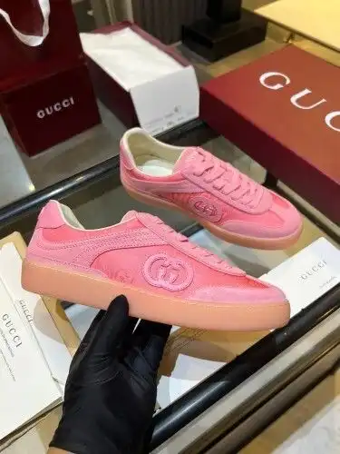 Guchi* Couple Model Code: 0819C20 Size: 35-44