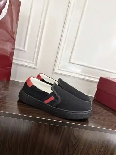 Guqi* Men's Code: 03C40 Size: 39-44 (45 46 Custom made)