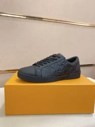 LV* Men's Code: 0911B Size: 38-44 (45 customized)