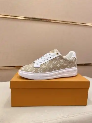 LV* Men's Model Code: 0911B30 Size: 38-44