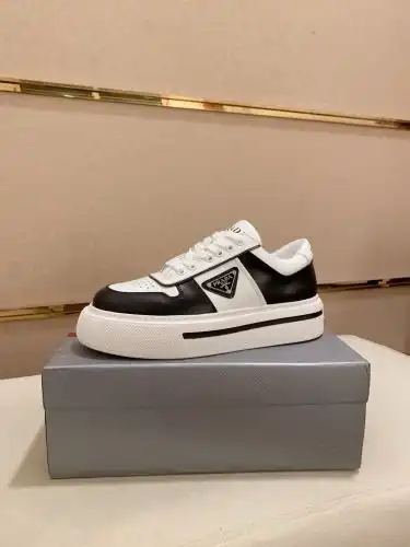 Prada* Men's Model Code: 0911C20 Size: 38-44