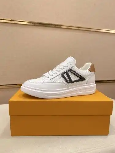 LV* Men's Coding: 0824B40 Size: 38-44