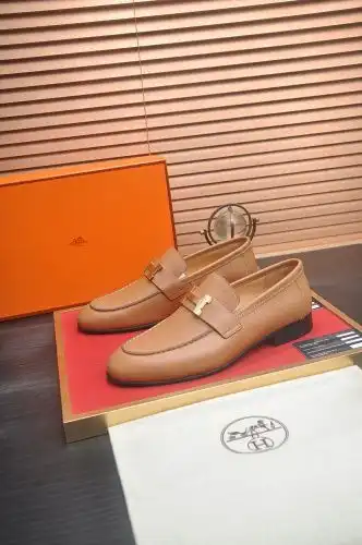 Hermes* Men's Model Code: 0812C00 Size: 39-44