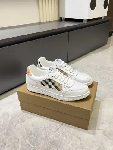 Burberry* Men's Code: 0913B30 Size: 38-44 (45-46 customized)