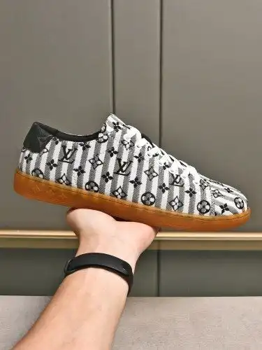 LV* Men's Model Code: 0810B40 Size: 38-44 (45 Custom made without return)