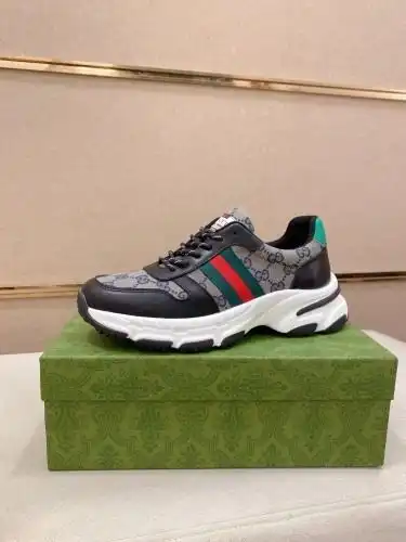 Guchi* Men's Code: 0905B60 Size: 38-44