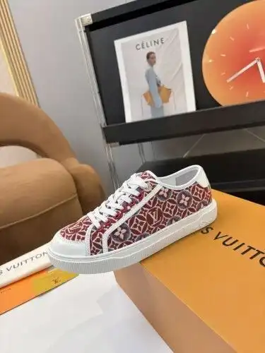 LV* Couple model Code: 0722C10 Size: 35-45 (female 40.41.42, male 39.45 will be returned or exchange
