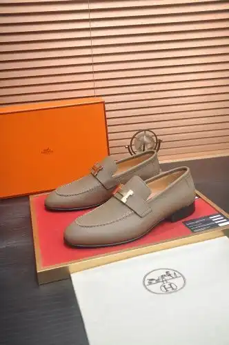 Hermes* Men's Model Code: 0812C00 Size: 39-44