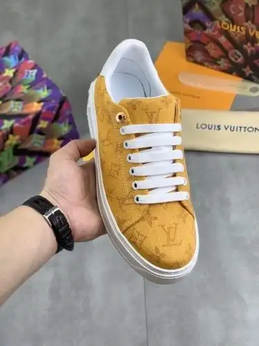 LV* Men's Model Code: 0727C00 Size: 38-44
