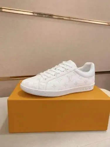 LV* Men's Code: 0911B Size: 38-44 (45 customized)