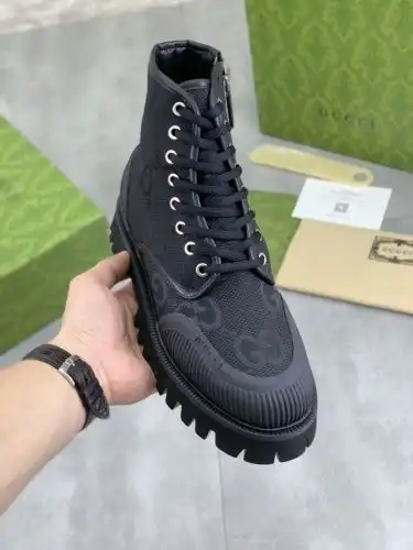 Guchi* Couple model Code: 0909B90 Size: 36-46 (45 46 customized)