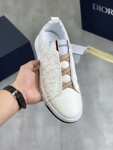 Dior* Men's Code: 0822B60 Size: 38-44 (45 46 customized)