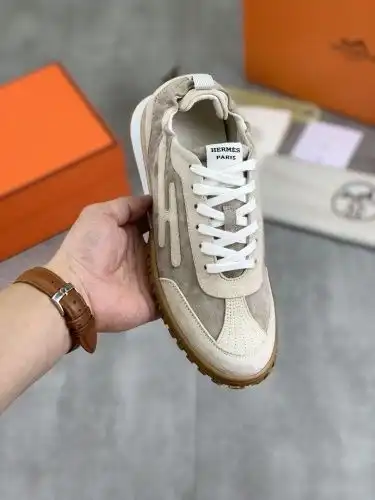 Hermes* Couple model Code: 0909C40 Size: 34-40 for women (customized for 41), 39-45 for men
