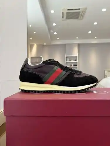 Guqi* Men's Code: 0722C Size: Men's 40-45
