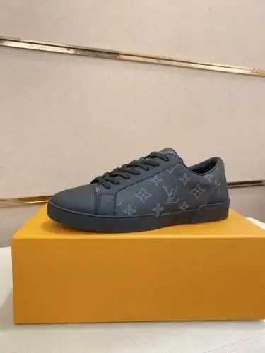 LV* Men's Code: 0911B Size: 38-44 (45 customized)