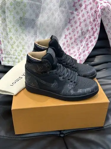 LV* Men's Model Code: 0902B Size: 38-44 (45 46 customized)