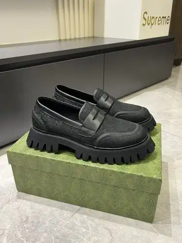 Guchi* Men's Code: 0902C00 Size: 38-44
